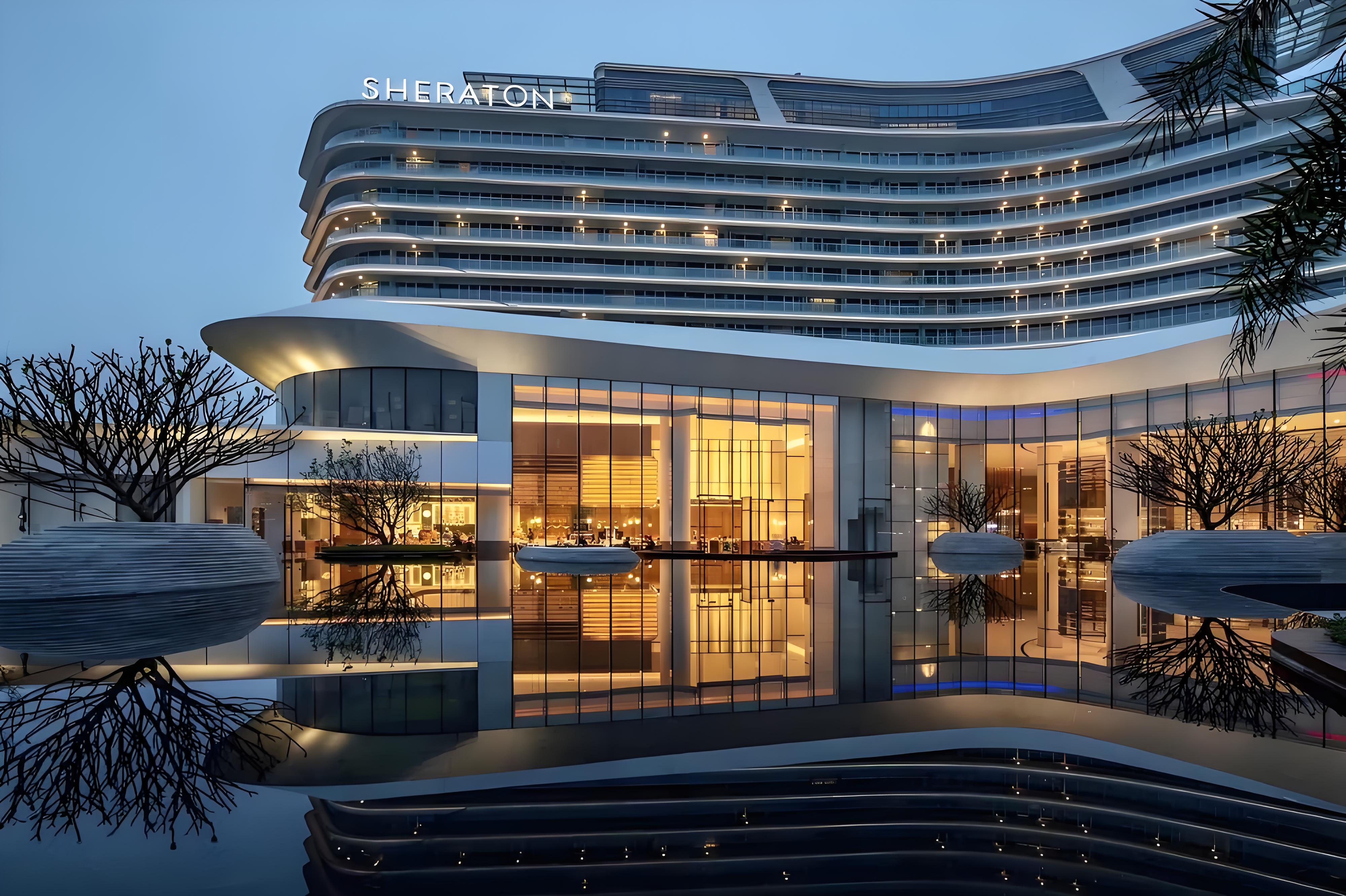 HOTEL & CLUBS